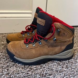 Columbia hiking boots